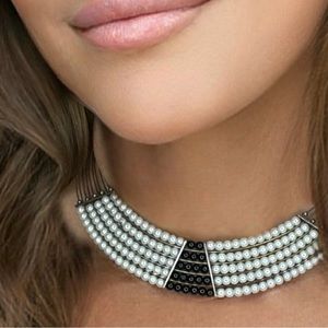Vintage Faux White and Black Pearl Choker Necklace